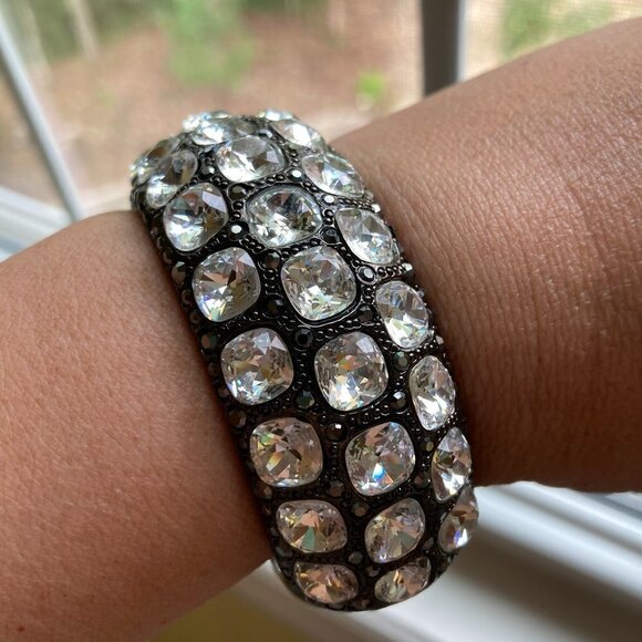 Beautiful Magnetic Hinged Bracelet w/ Clear‎ Stones - Picture 1 of 6